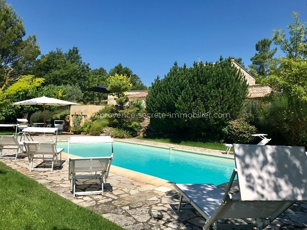 Near Gordes, rental house for 8 people with swimming pool in Goult
